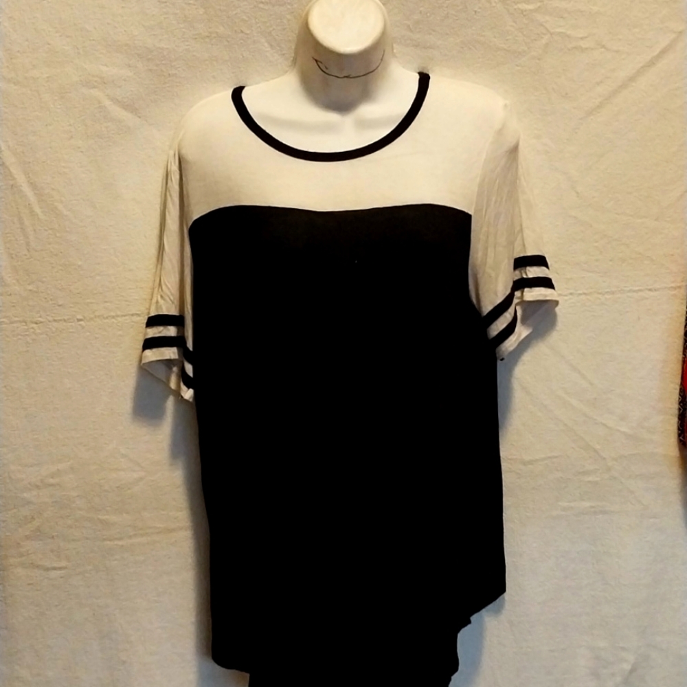 West Coast Love Short Sleeve Tunic